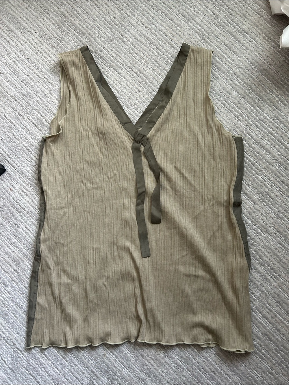 Sleeveless V-Neck Ribbed Tank Top in Olive-Tan